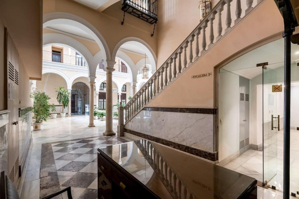 Apartamentos Rg, San Vicente 22 セビリア エクステリア 写真
