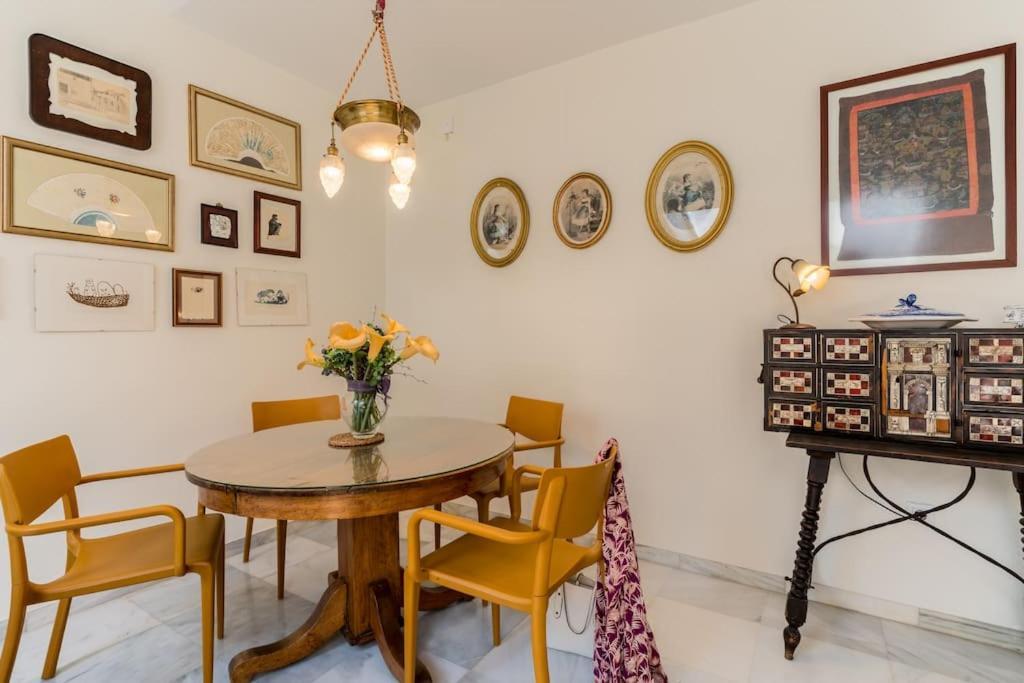 Apartamentos Rg, San Vicente 22 セビリア エクステリア 写真