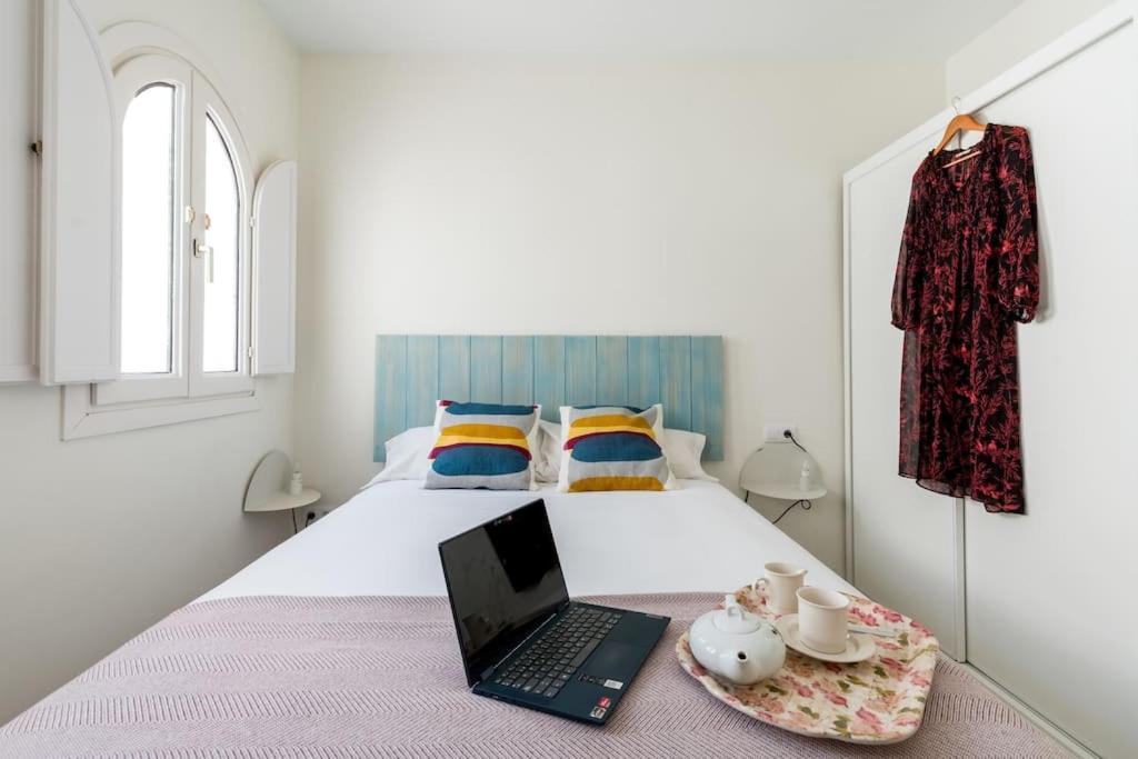 Apartamentos Rg, San Vicente 22 セビリア エクステリア 写真