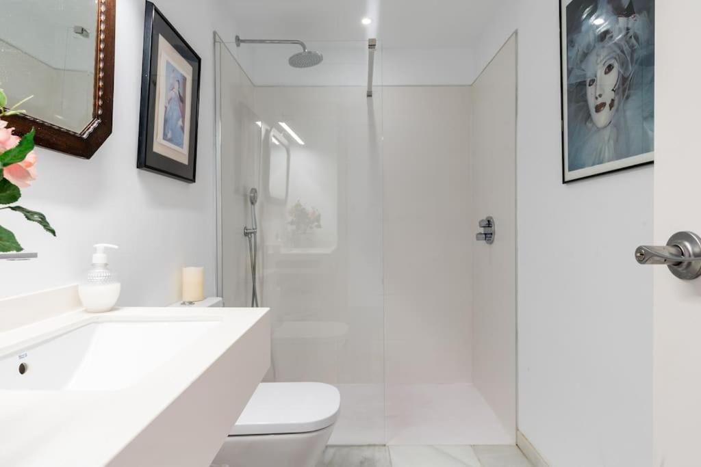 Apartamentos Rg, San Vicente 22 セビリア エクステリア 写真