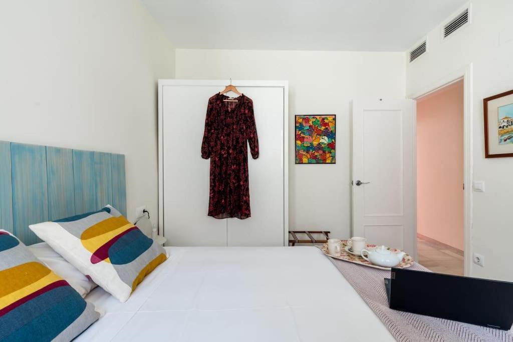 Apartamentos Rg, San Vicente 22 セビリア エクステリア 写真