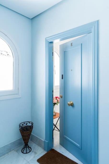 Apartamentos Rg, San Vicente 22 セビリア エクステリア 写真
