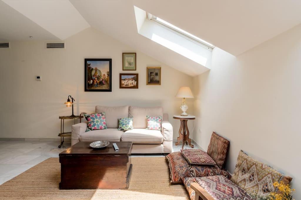 Apartamentos Rg, San Vicente 22 セビリア エクステリア 写真