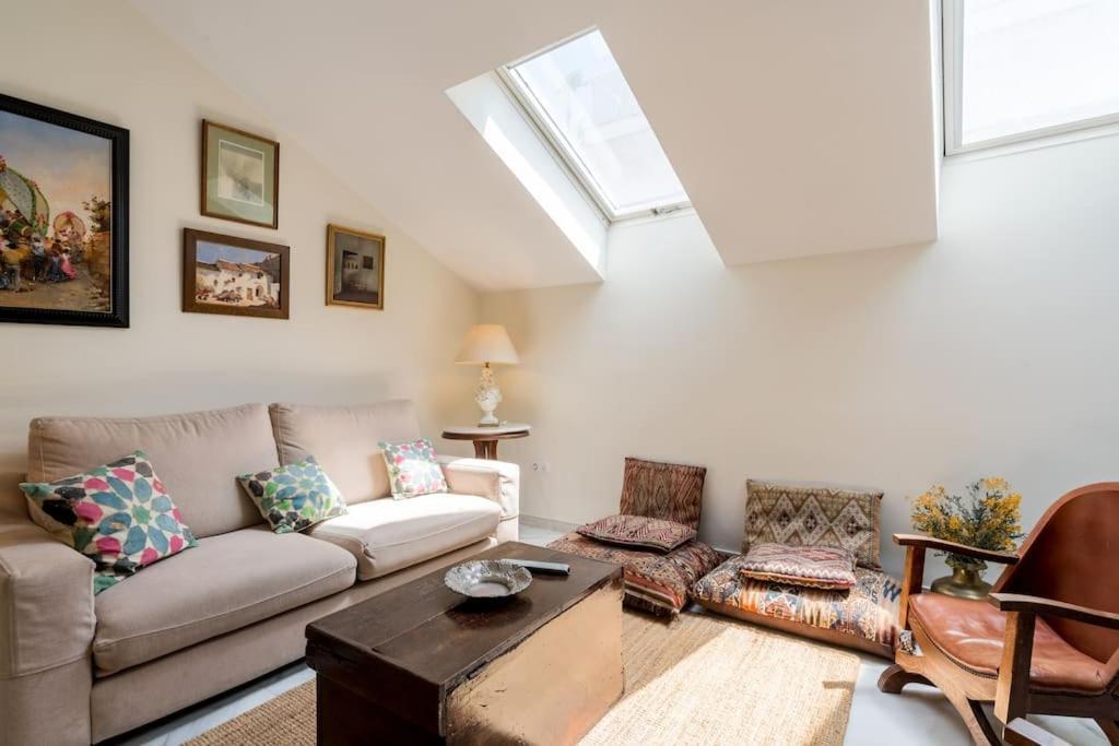 Apartamentos Rg, San Vicente 22 セビリア エクステリア 写真