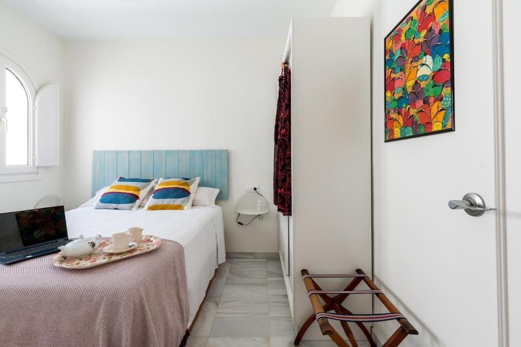 Apartamentos Rg, San Vicente 22 セビリア エクステリア 写真
